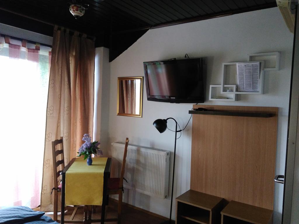 Rooms Hazler Slunj Exterior foto